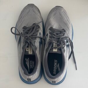 Brooks Men's Gray and Blue Launch 7 Running Sneakers